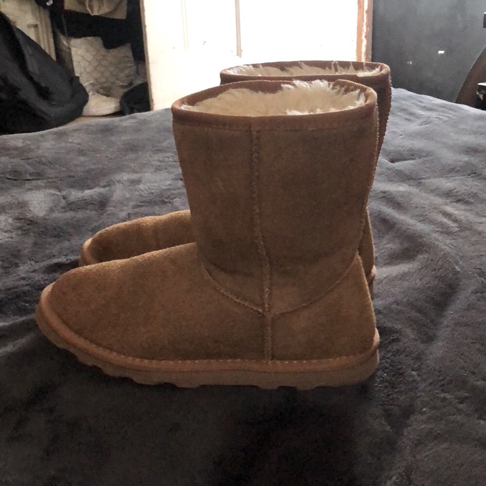 Boots - Picture 2 of 3